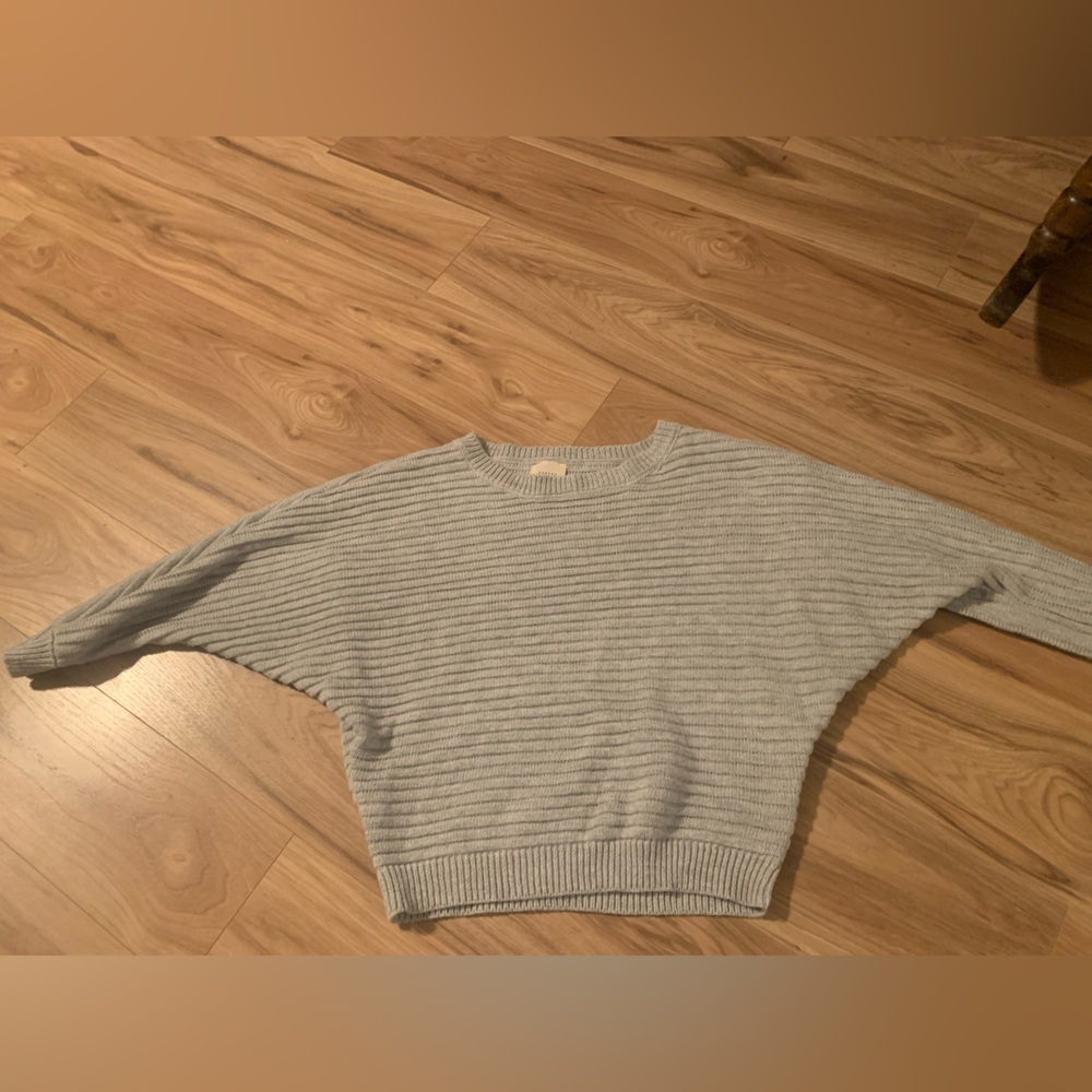 Gray loose cropped sweater